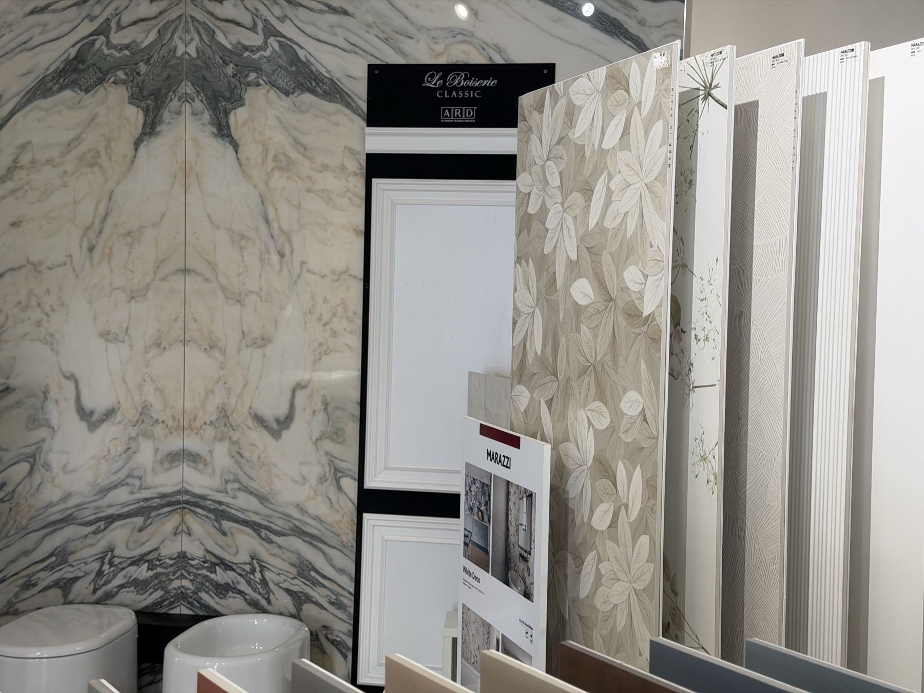 Interno Showroom Nappi Ceramiche